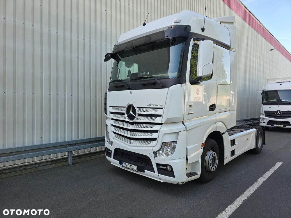 Mercedes-Benz Actros - 3
