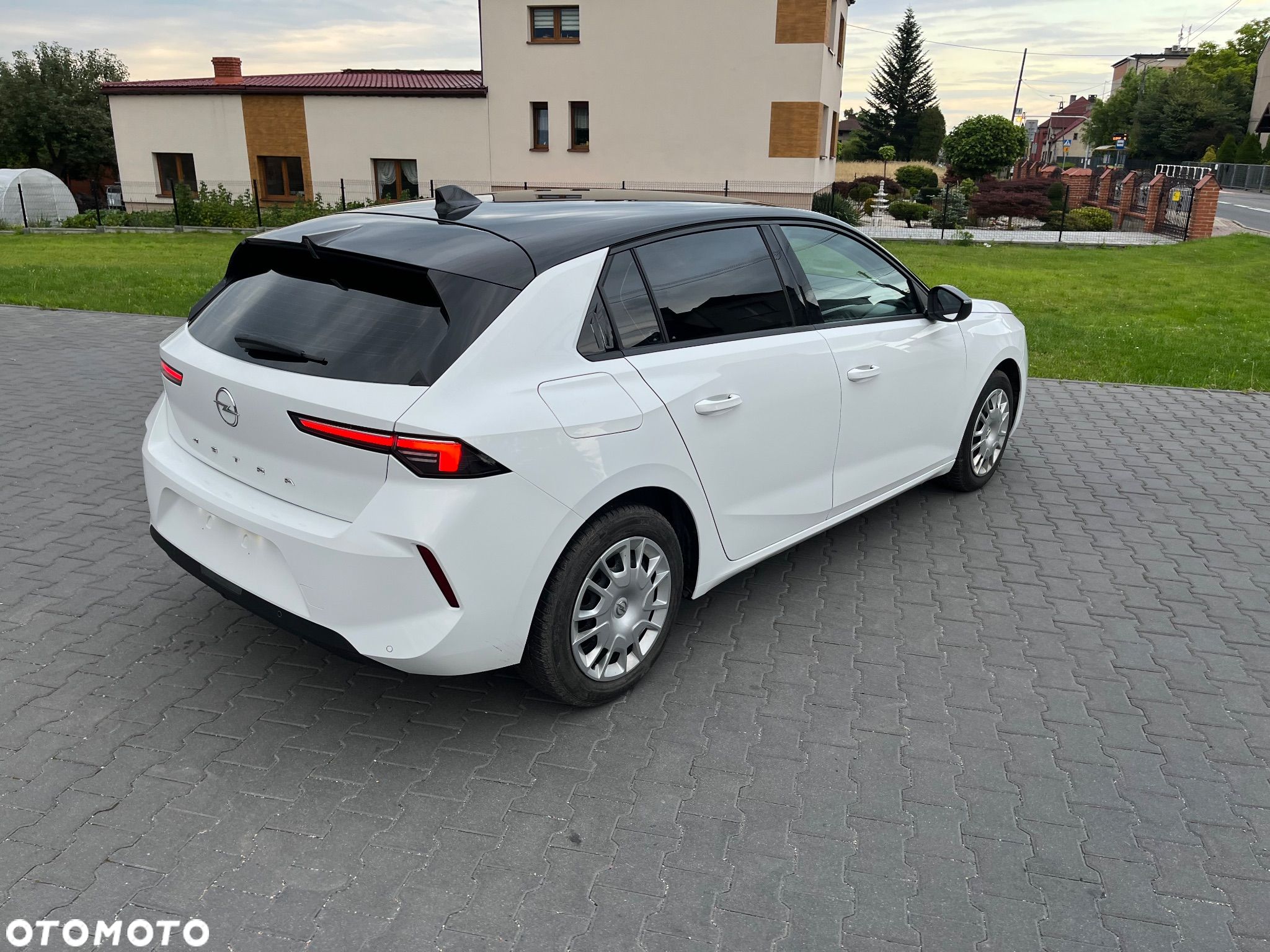 Opel Astra 1.2 Turbo Start/Stop Design&Tech - 1