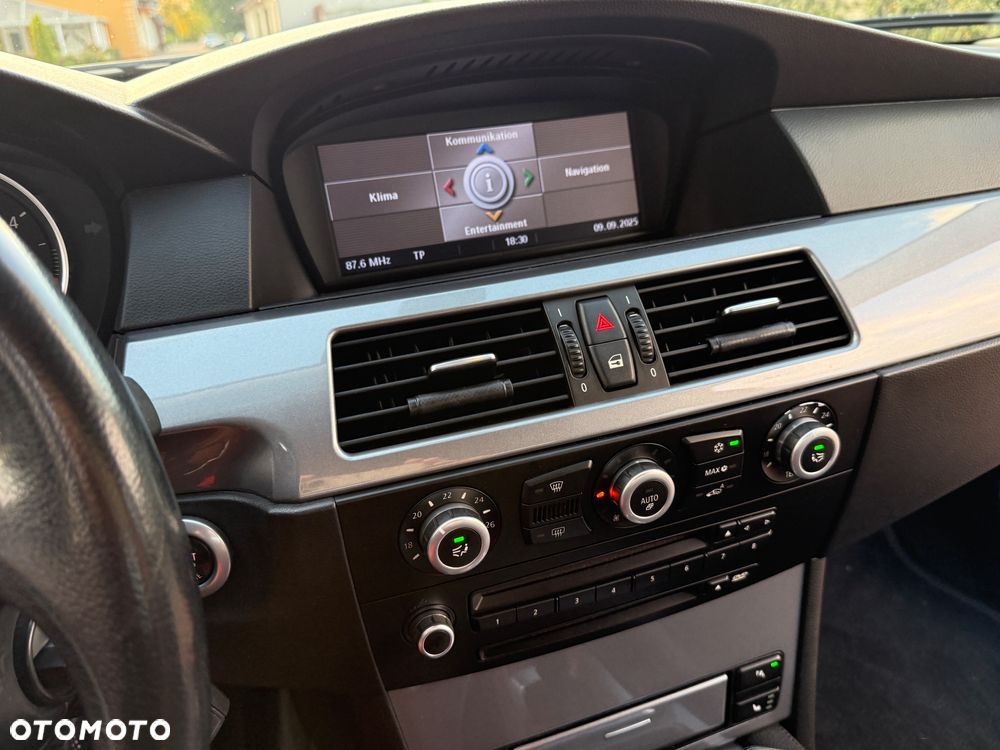 BMW Seria 5 530d - 28