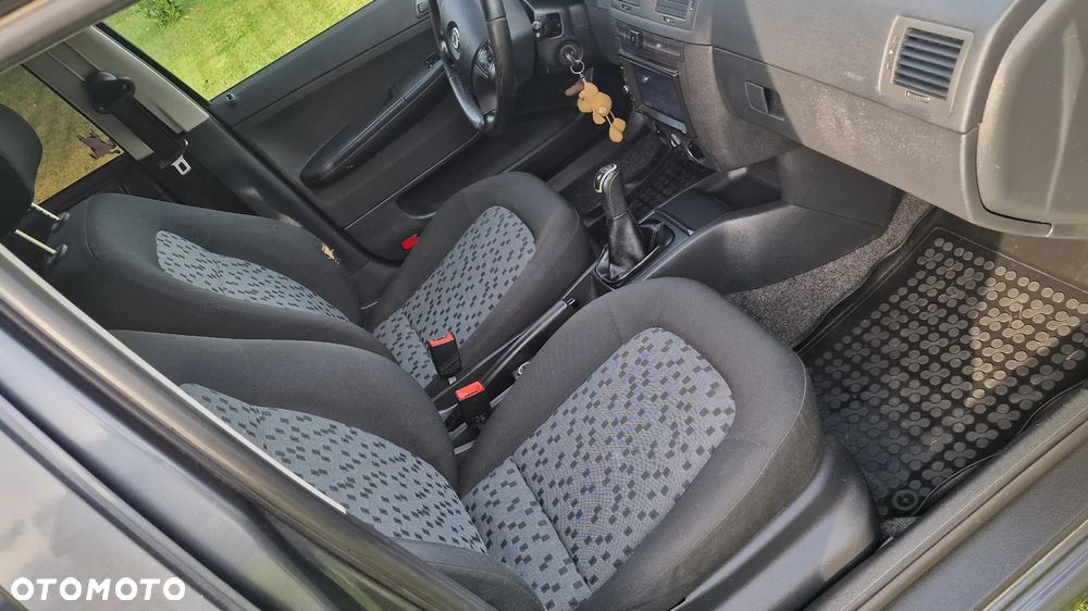 Skoda Fabia 1.2 12V Active - 19