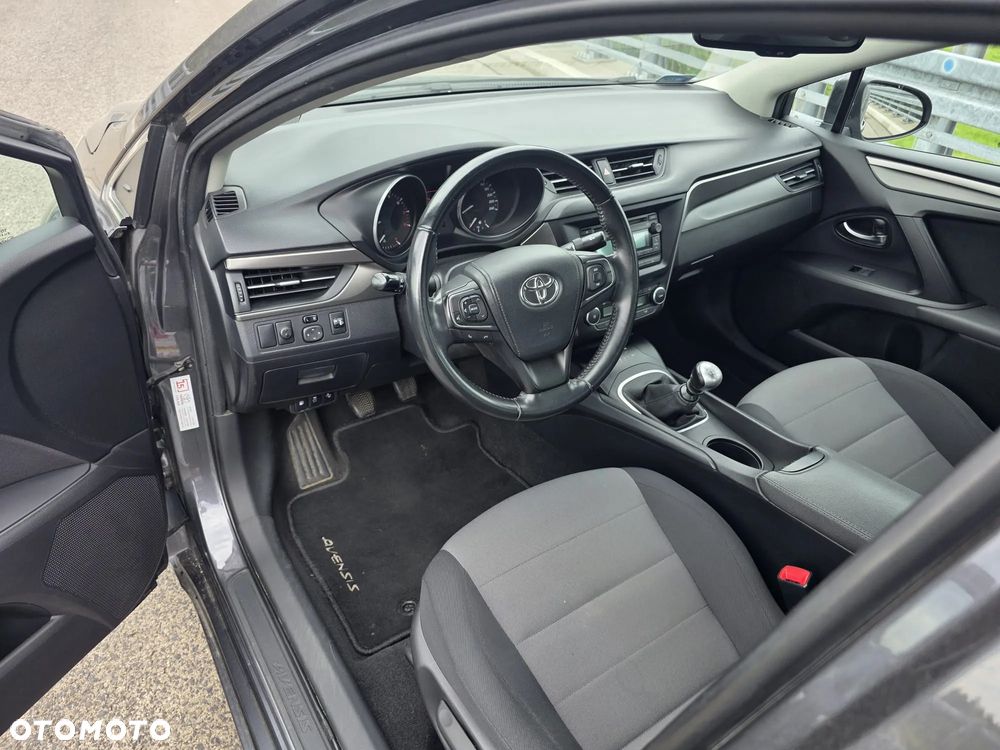 Toyota Avensis 1.8 Active - 4