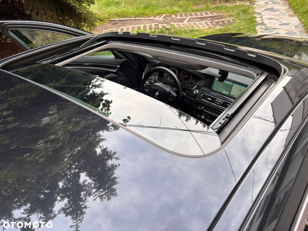 BMW Seria 5 530d xDrive Modern Line - 25