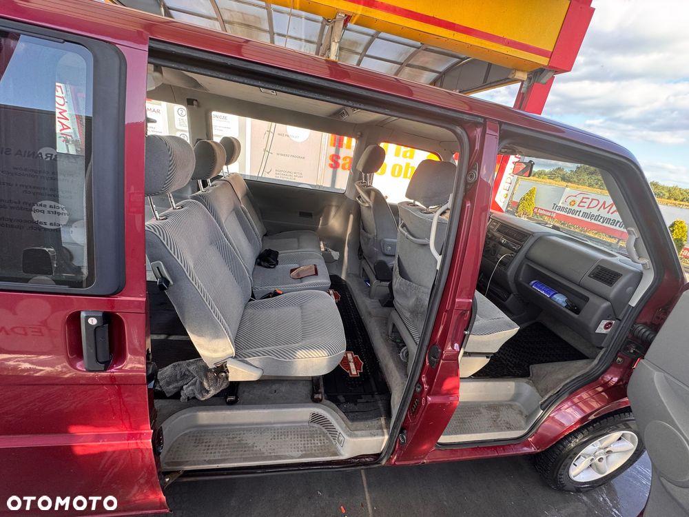 Volkswagen Caravelle - 6