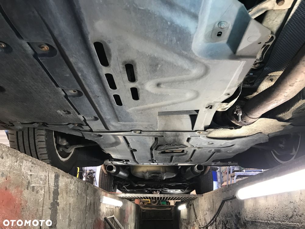 BMW Seria 3 318d - 10