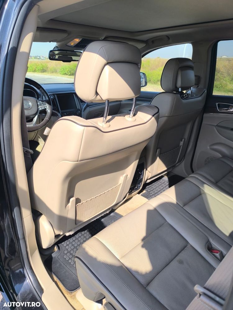 Jeep Grand Cherokee - 8