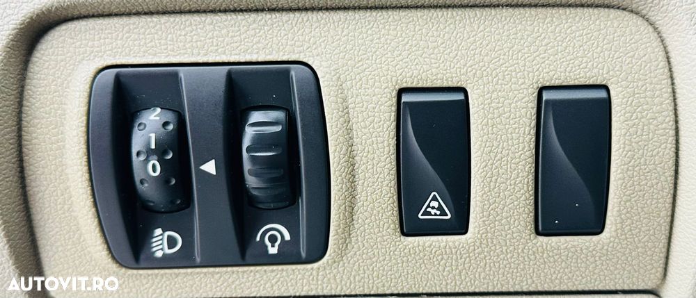 Renault Scenic 1.9 dCi FAP Dynamique - 24