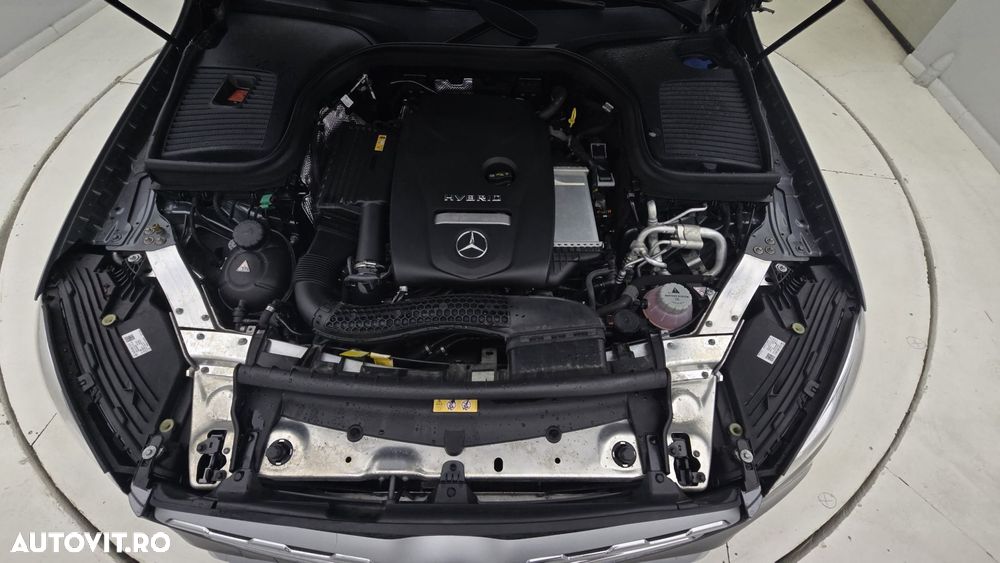 Mercedes-Benz GLC 300 e 4MATIC - 24