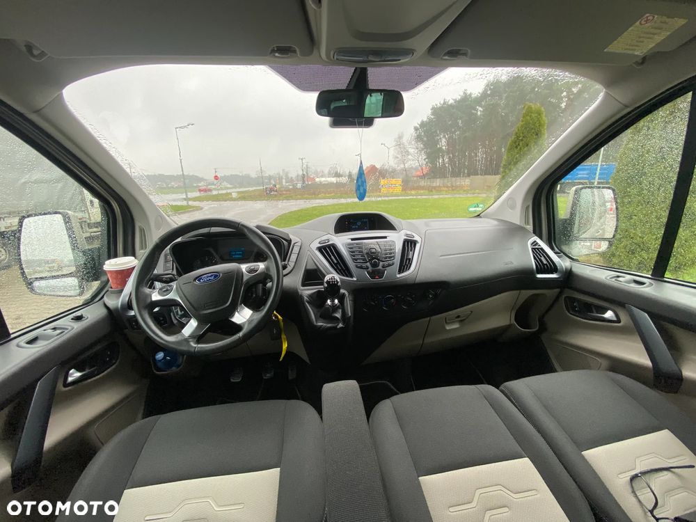 Ford Tourneo Custom - 2