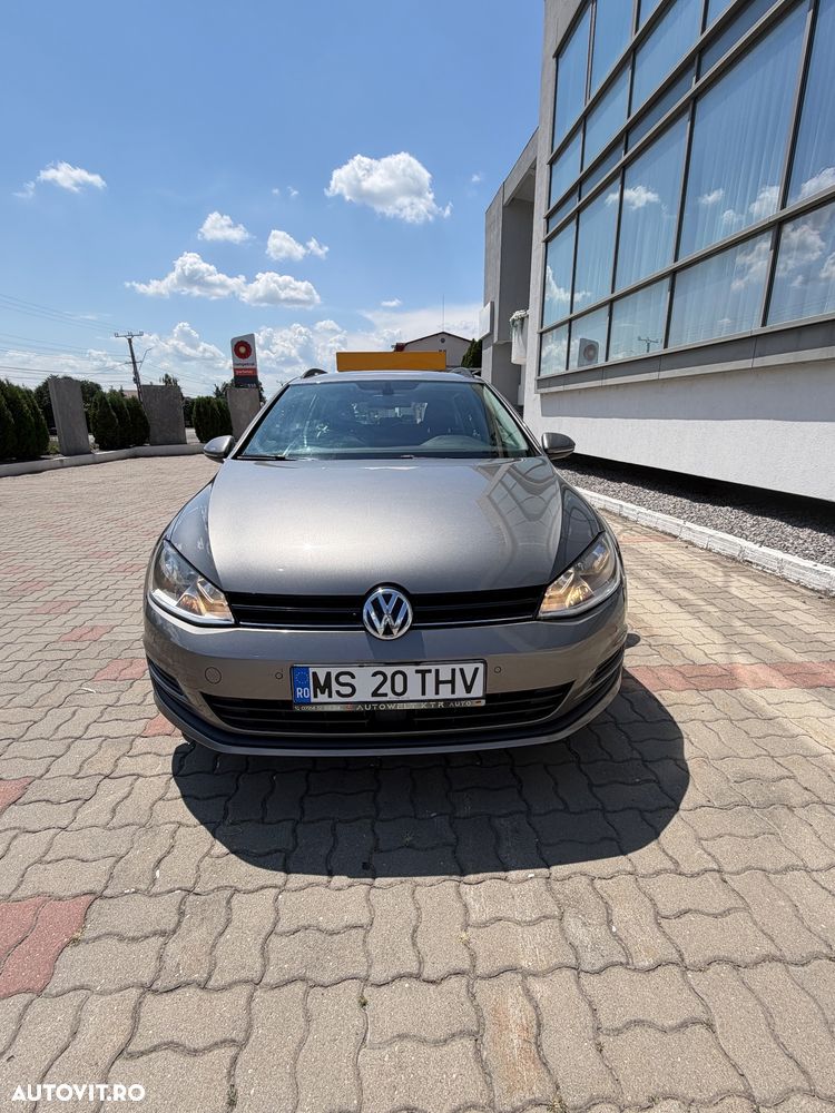 Volkswagen Golf - 1