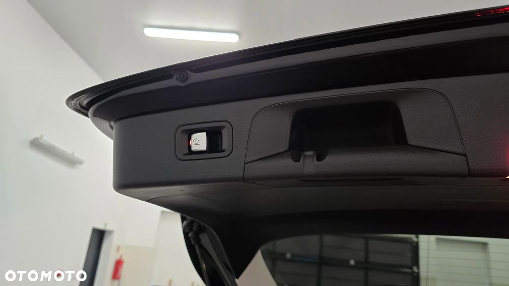 Mercedes-Benz GLC 300 de 4Matic 9G-TRONIC AMG Line Plus - 12
