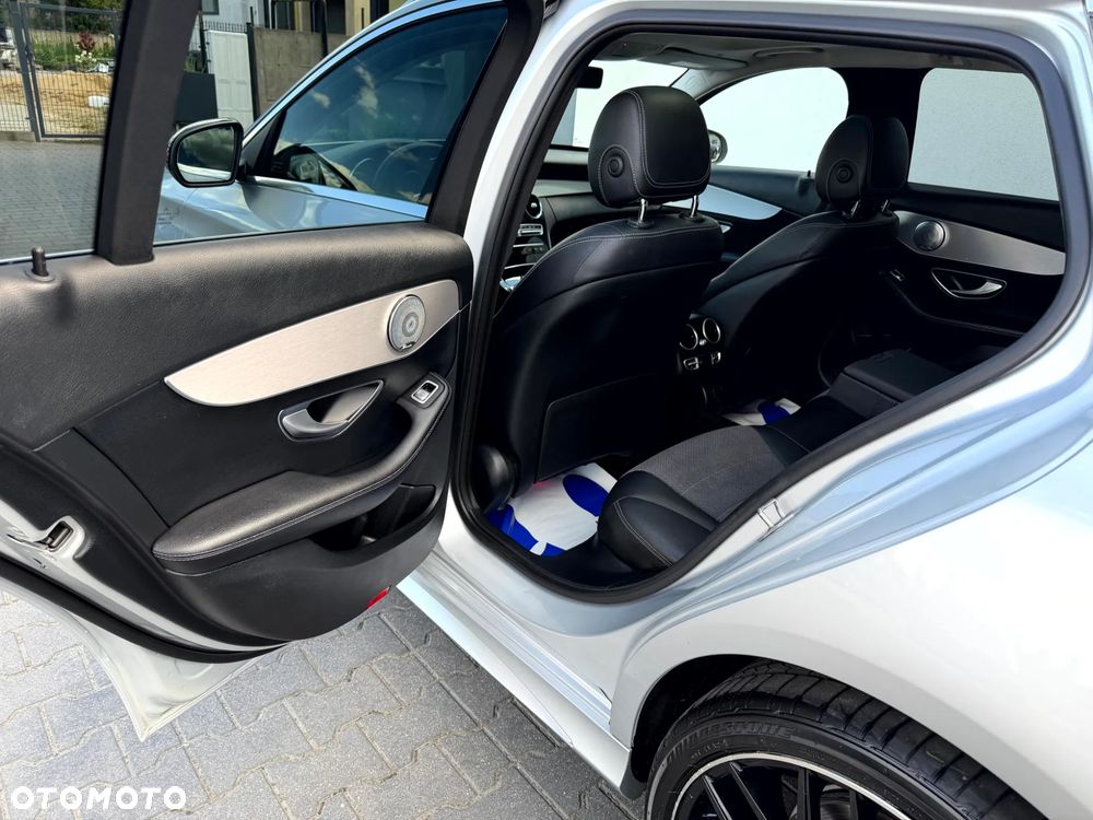 Mercedes-Benz Klasa C 220 d 4Matic 9G-TRONIC AMG Line - 10