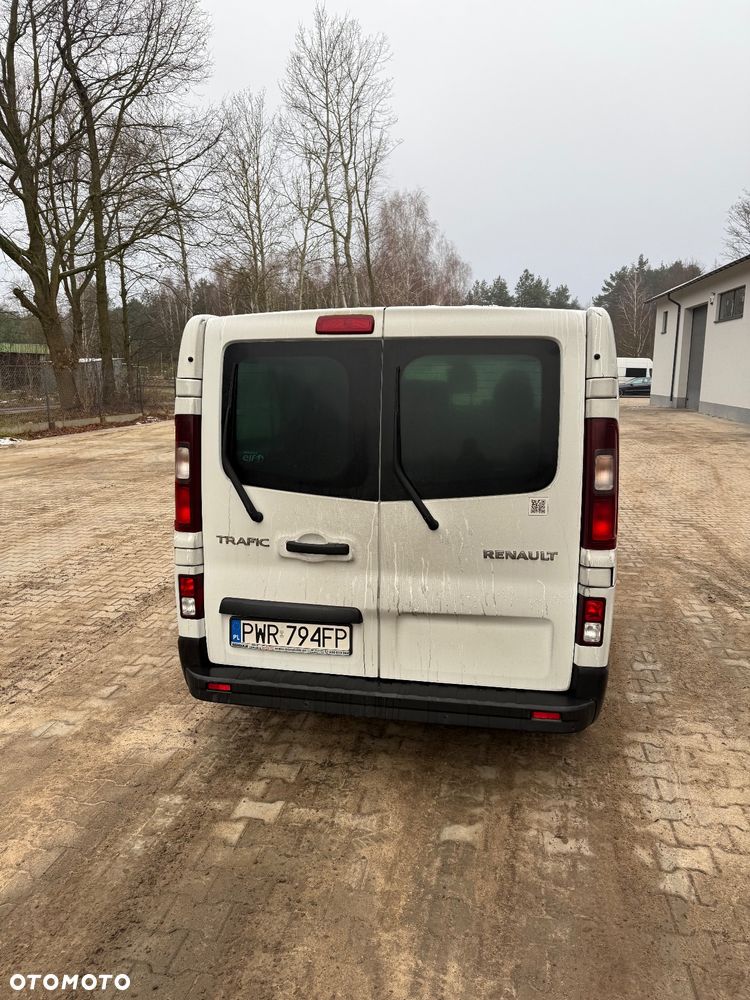 Renault Trafic 9 osób osobowy - 6