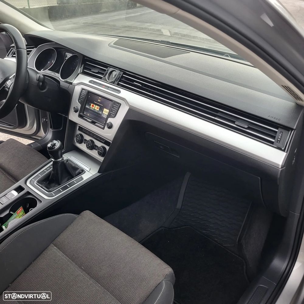 VW Passat Variant 1.6 TDI BlueMotion - 38