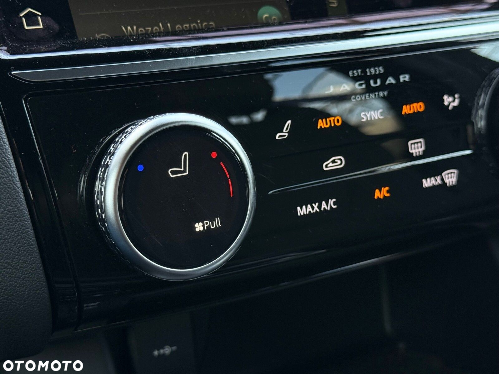 Jaguar E-Pace - 30