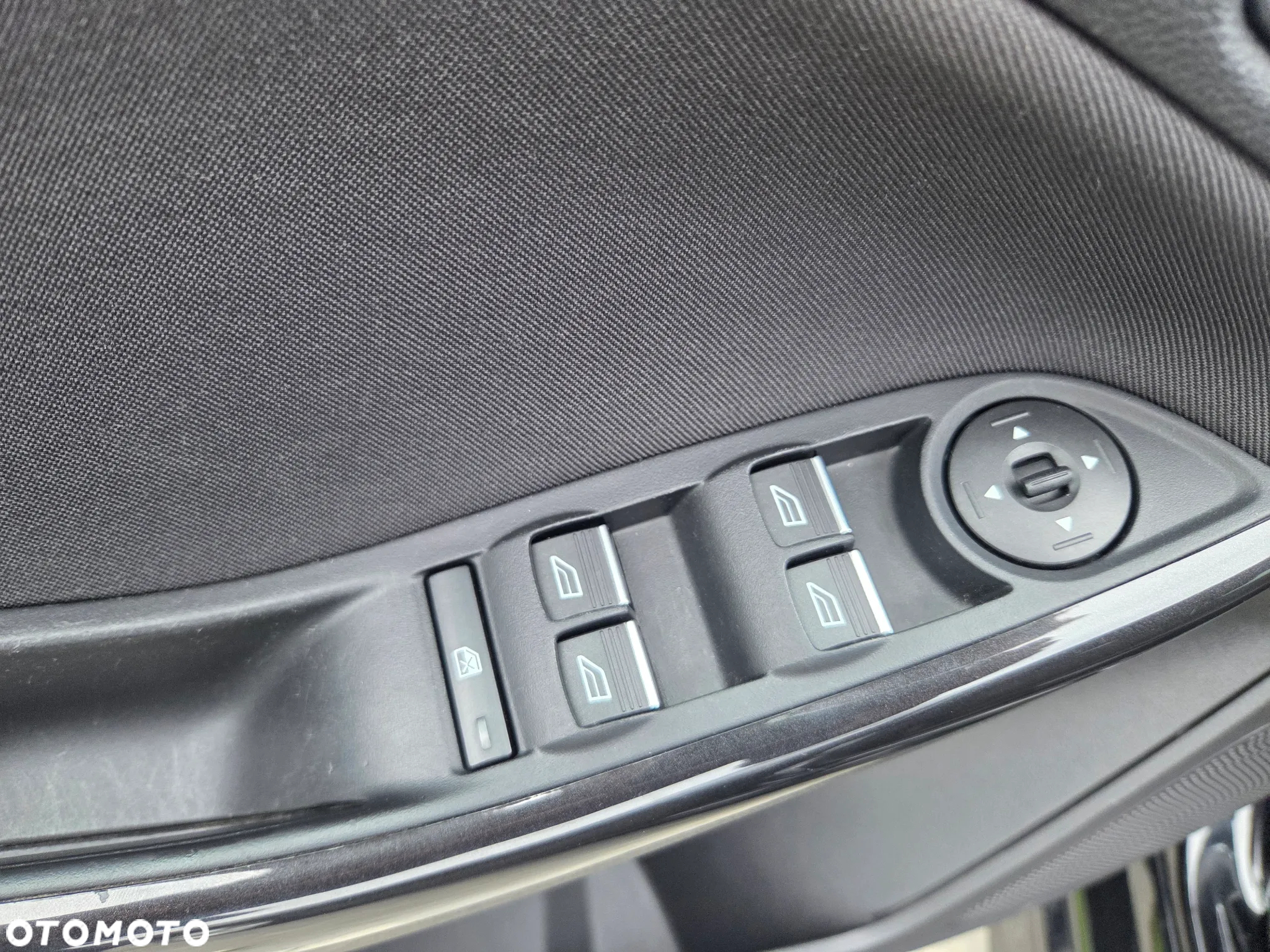 Ford Focus 1.0 EcoBoost Hybrid ST-LINE - 18