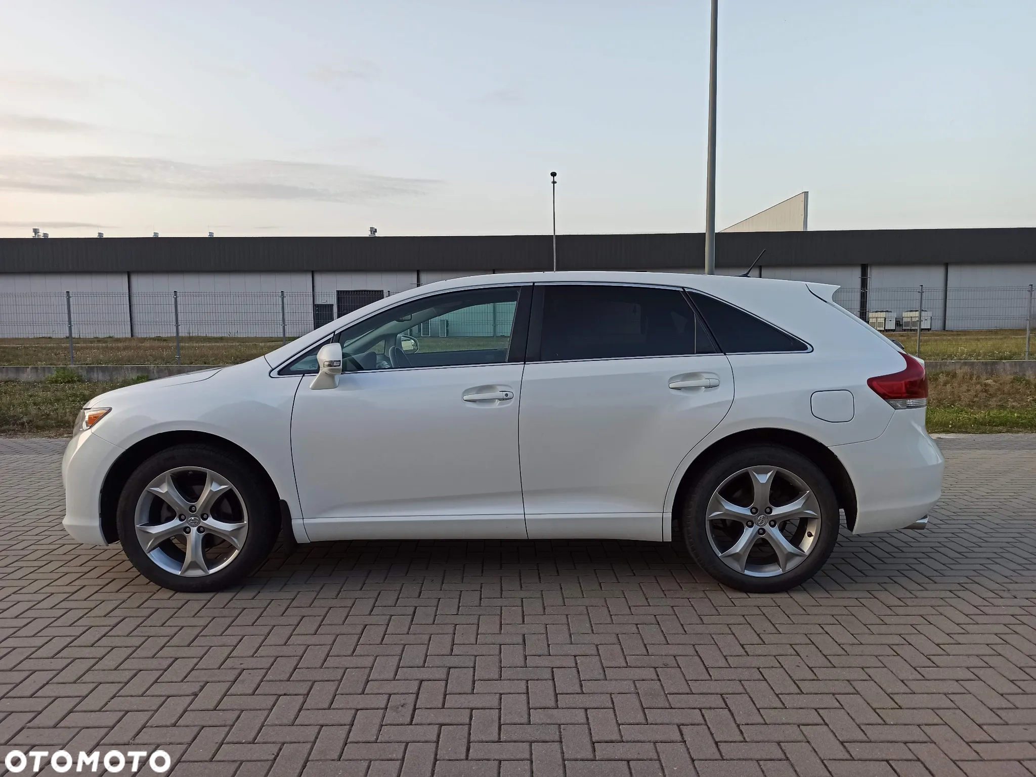 Toyota Venza 3.5 V6 AWD - 2