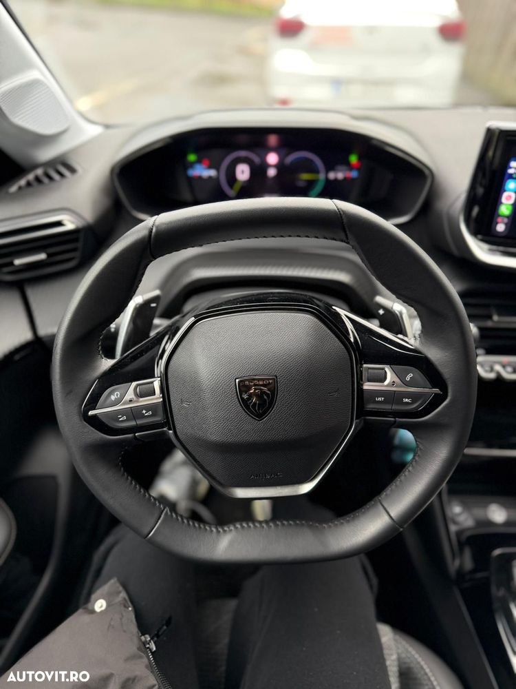 Peugeot 208 1.2L e-DCS6 MHEV Allure - 7