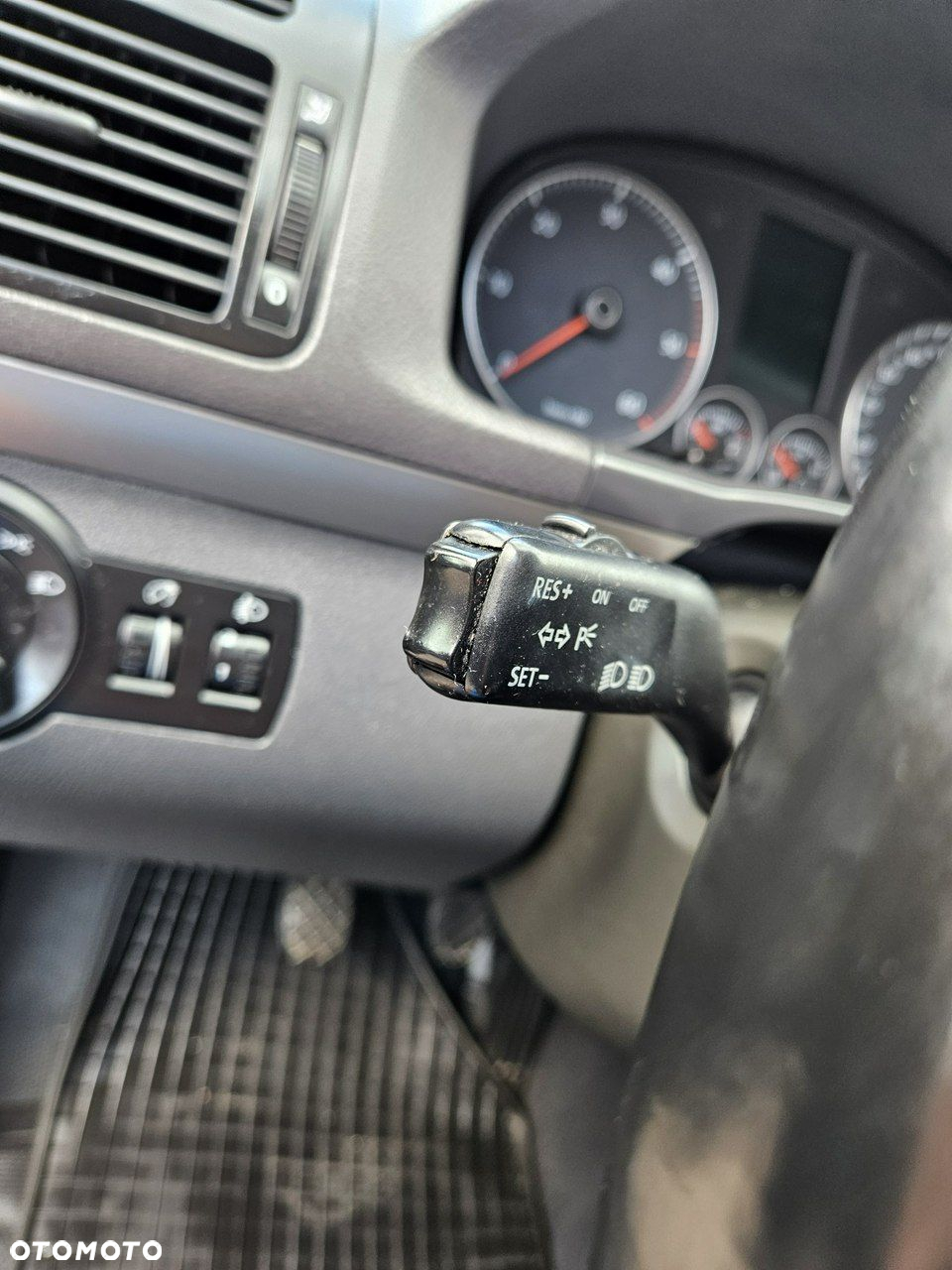 Volkswagen Touran - 16
