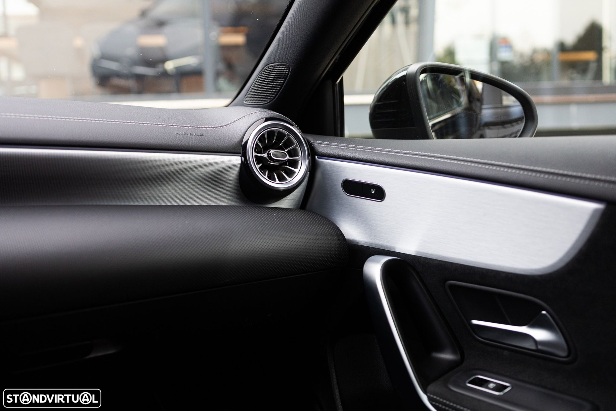 Mercedes-Benz A 250 Limousine e AMG Line - 30