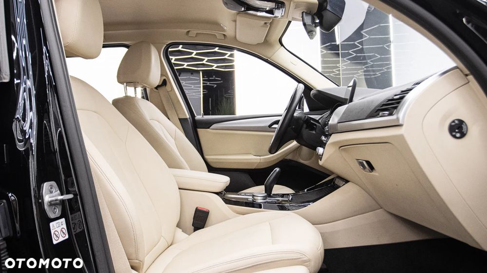 BMW X3 xDrive20i GPF Advantage - 19