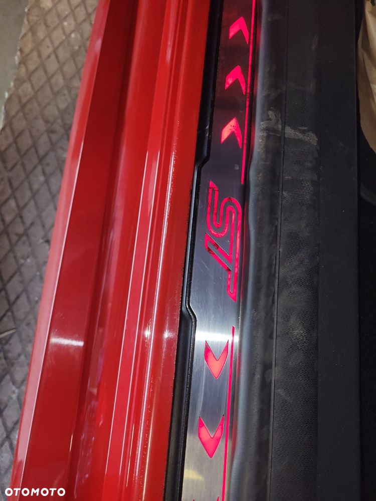 Ford Focus 2.0 EcoBoost ST - 19