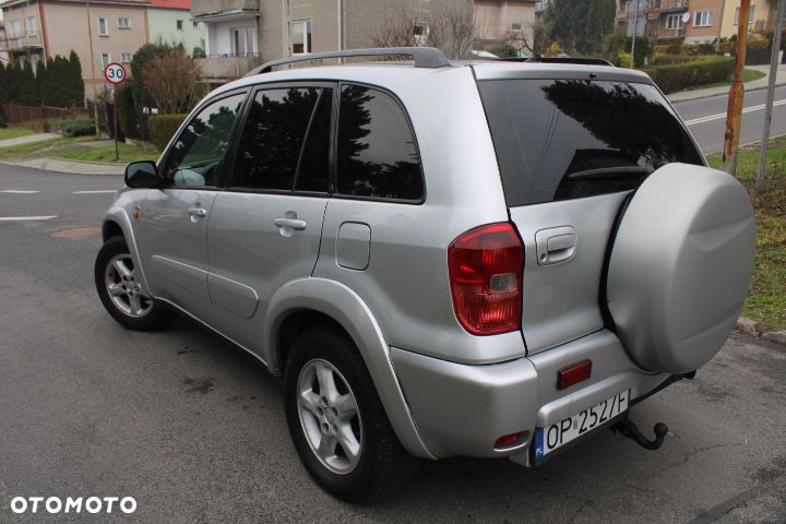 Toyota RAV4 D-4D 4x4 - 29