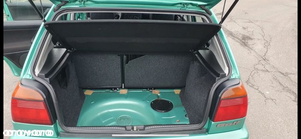 Volkswagen Golf - 12
