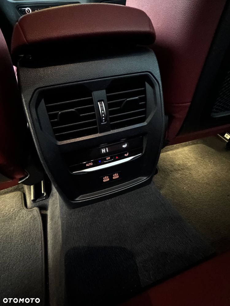BMW Seria 3 318i M Sport - 35