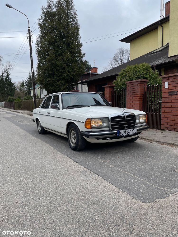 Mercedes-Benz W123 - 31