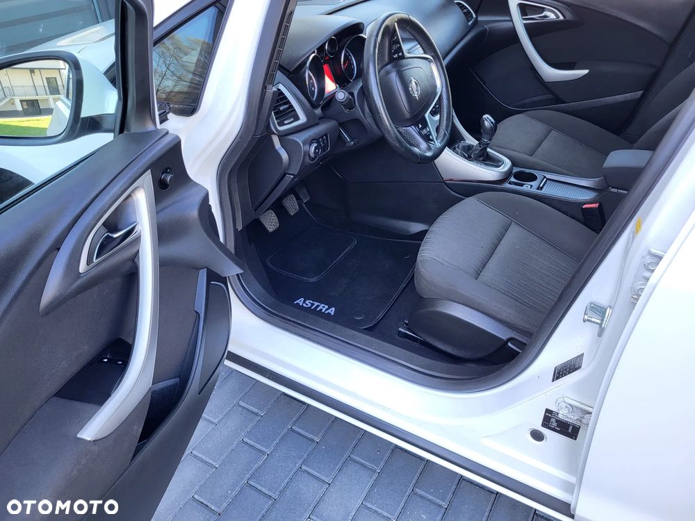 Opel Astra 1.4 Turbo - 28