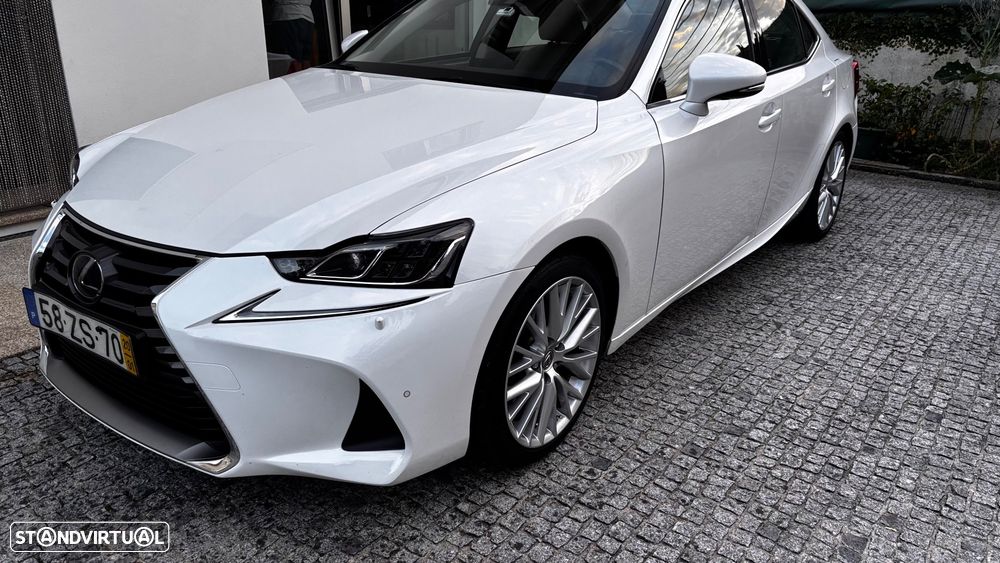 Lexus IS 300H Luxury - 14