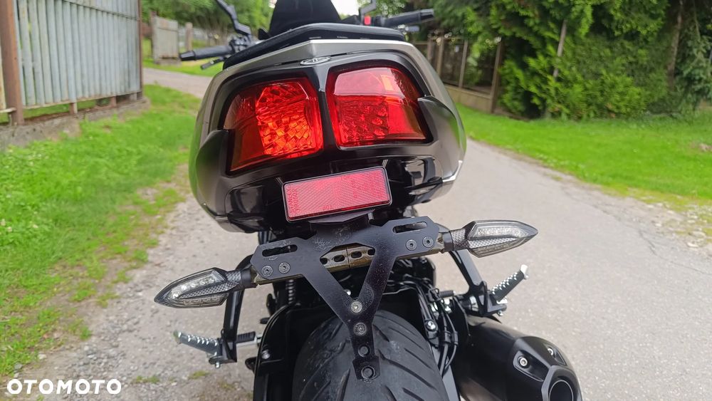 Yamaha FZ - 15