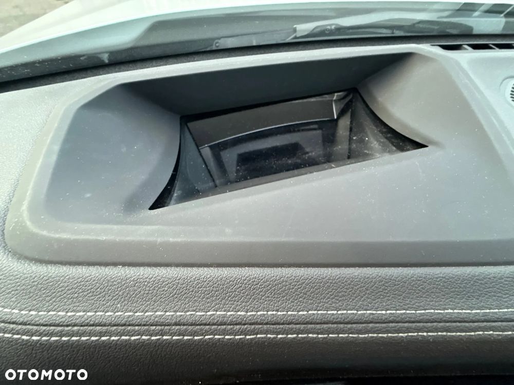 BMW Seria 3 330e xDrive M Sport sport - 36