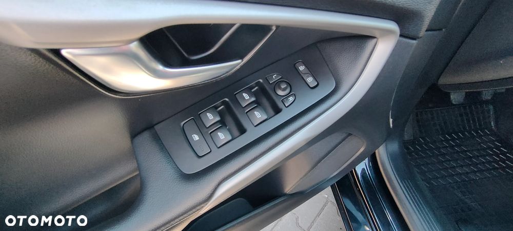 Volvo V40 D2 - 25