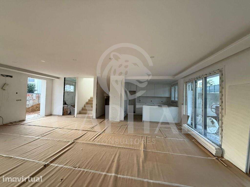 Moradia Nova V3 com Piscina – Pronta a Estrear – Abrunheira - Grande imagem: 4/42