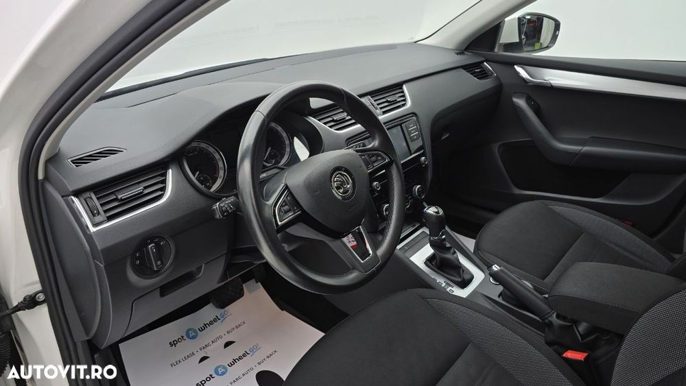 Skoda Octavia 1.6 TDI DSG Ambition - 14
