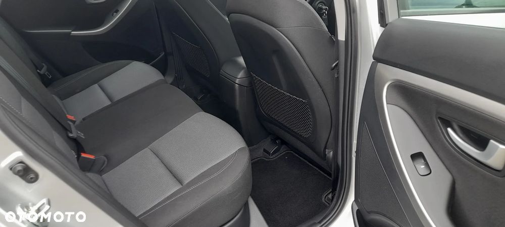 Hyundai i30 i30cw 1.4 Fifa World Cup Edition - 9
