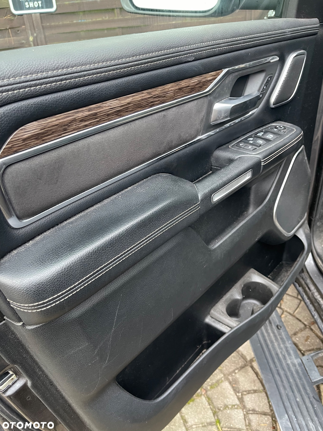 RAM 1500 - 21