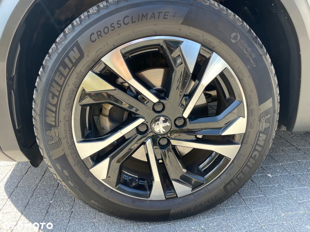 Peugeot 2008 BlueHDi 130 Allure S&S EAT8 - 30