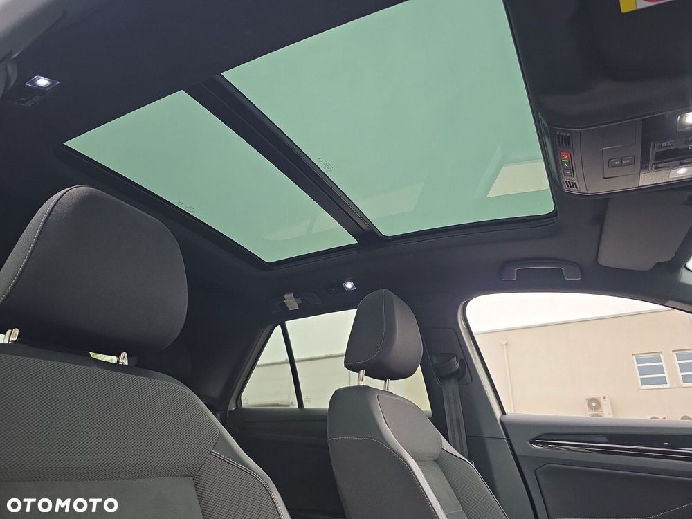 Volkswagen T-Roc - 29