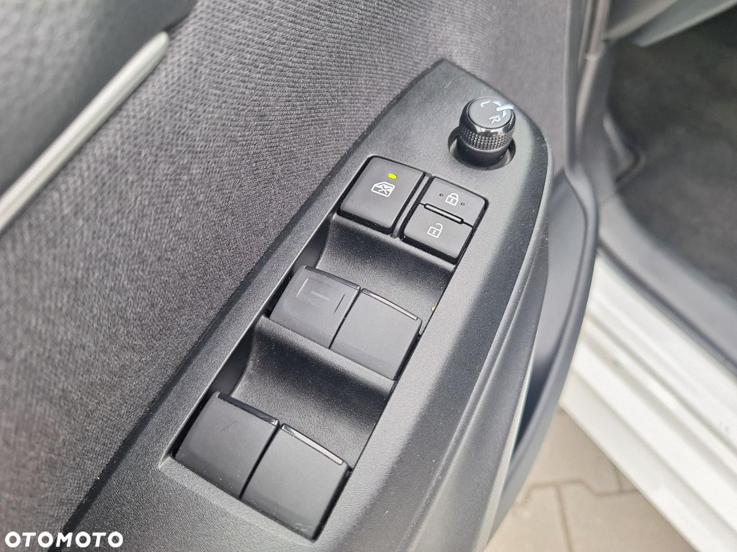 Toyota Yaris Hybrid 1.5 Comfort - 11