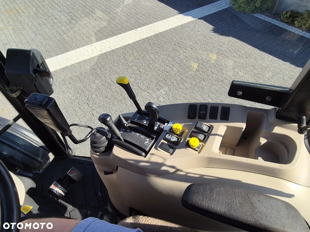 John Deere 3720 4x4 - 6
