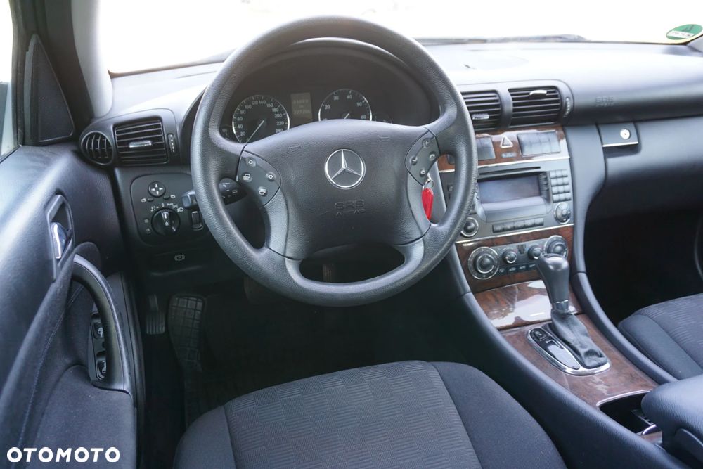 Mercedes-Benz Klasa C 180 Kompressor Classic - 11