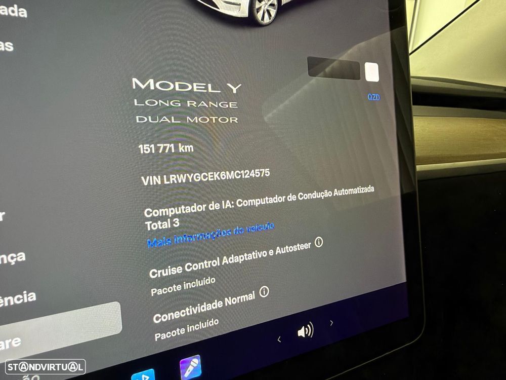 Tesla Model Y Long Range Dual Motor AWD - 26