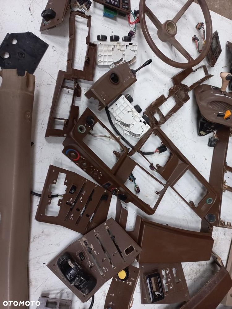 Części Kabiny JOHN DEERE plastiki,błotniki,ehr,sterownik,wiązka elektryczna,6020,6120,6220,6320,6420,6520,6620,6820,6920,tunel,nawiew,tapicerka,wyposarzenie wnętrza,goła kabina,szkielet. - 11