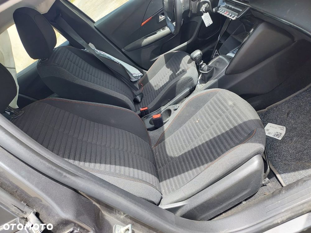 Peugeot 208 PureTech 100 Allure - 12