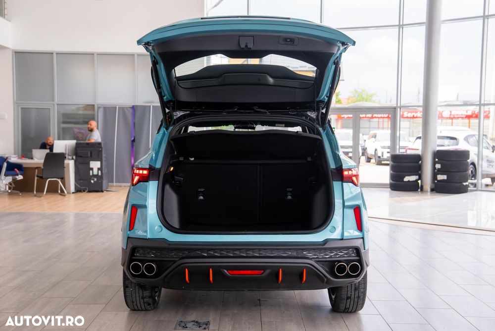 Geely Coolray - 11