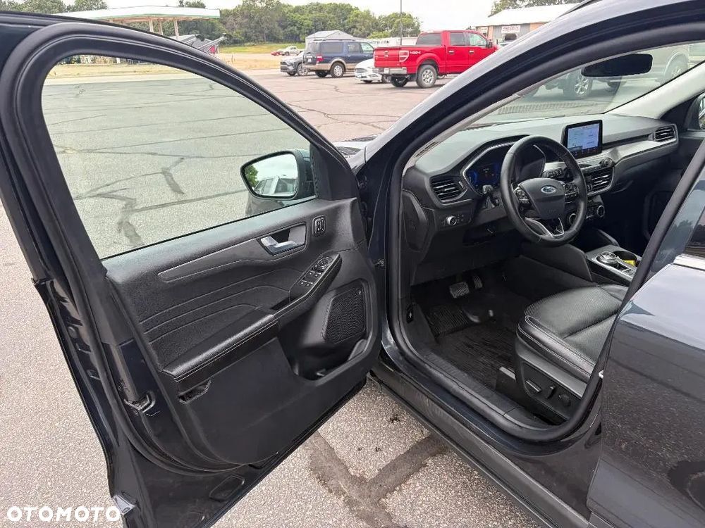 Ford Escape 2.0 EcoBoost AWD Titanium - 10