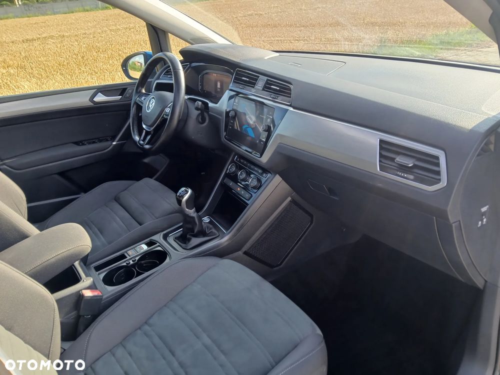 Volkswagen Touran 2.0 TDI SCR Comfortline - 17