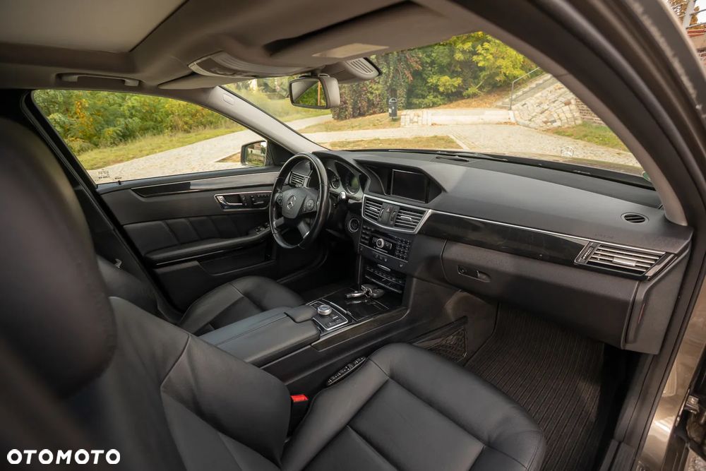 Mercedes-Benz Klasa E 350 CDI DPF 4Matic BlueEFFICIENCY 7G-TRONIC Avantgarde - 7